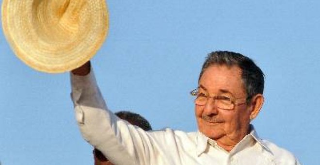 Raúl Castro reitera la "imperiosa necesidad de volver a la tierra"