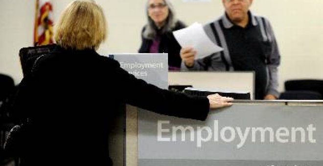 La tasa de desempleo cae al 9,4 por ciento en julio, en contra de lo esperado