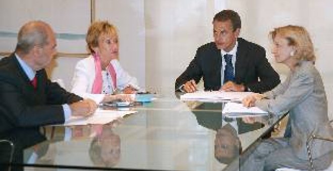 Zapatero prepara el nuevo curso político con sus vicepresidentes