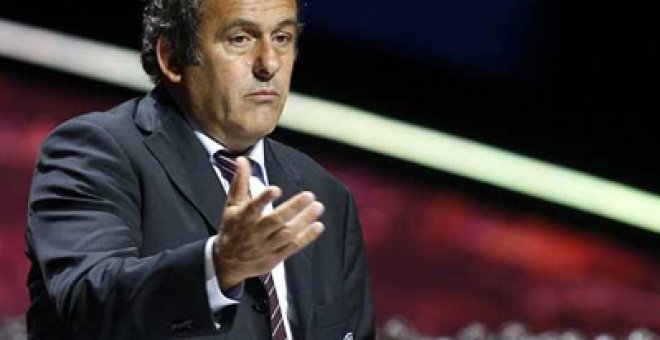 Platini arremete contra la prensa española