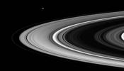 Cassini revela las protuberancias de los anillos de Saturno
