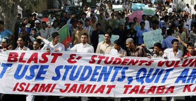 El terrorismo talibán paraliza la educación en Pakistán