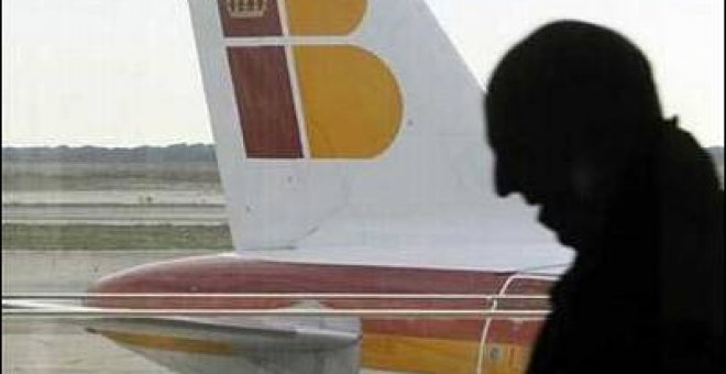Iberia cancela 400 vuelos nacionales e internacionales para el próximo lunes y martes