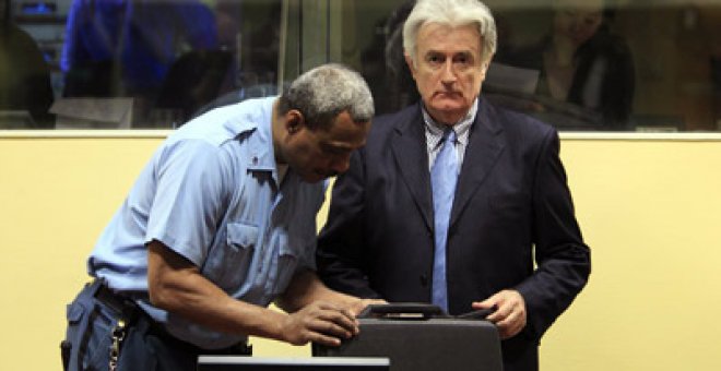 La Haya juzga por genocidio a un ausente Karadzic