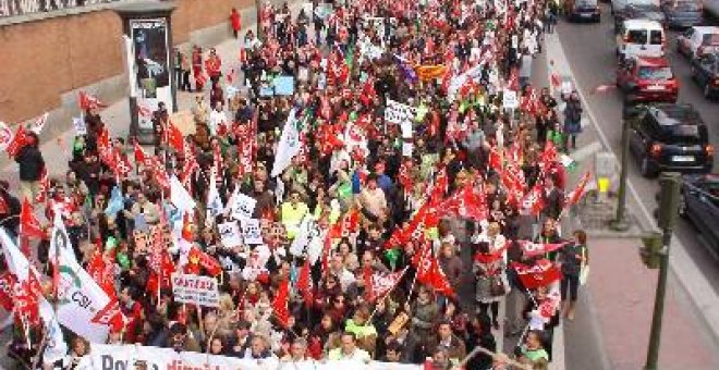 Los sindicatos convocan una gran manifestación contra la utilización de la crisis por parte de los empresarios