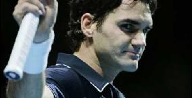 Federer se sobrepone y destroza a Murray