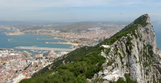 Reino Unido pide que la Guardia Civil deje de entrar en aguas del Peñón