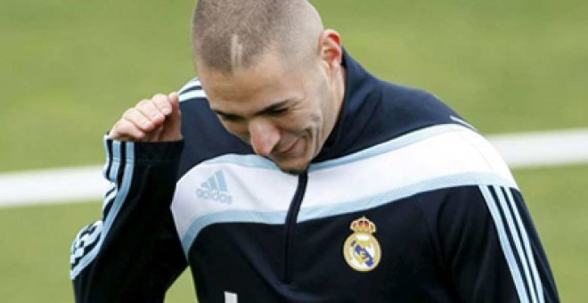 Benzema, titular como terapia