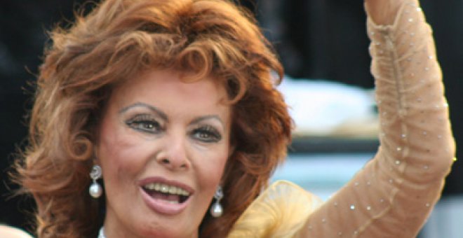 Sofía Loren sintió el ataque a Berlusconi como si fuera a su marido