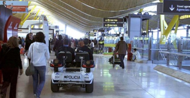 Barajas empieza el año con retrasos por la ausencia de controladores