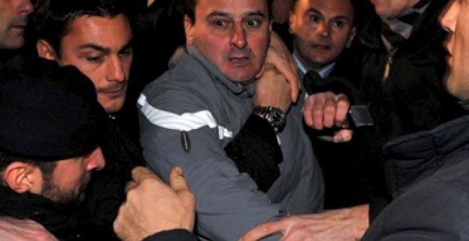 El agresor de Berlusconi ingresa en el psiquiátrico