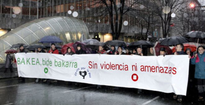 Cientos de personas exigen en Bilbao el fin de la violencia