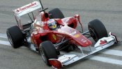 Alonso debuta con Ferrari y estrena el F10
