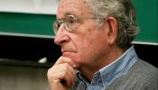 Noam Chomsky analizará la actualidad para 'Público'