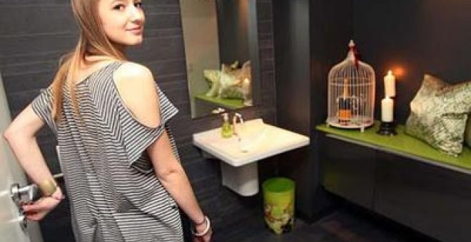 Un restaurante promociona "polvos en el baño" para parejas de enamorados