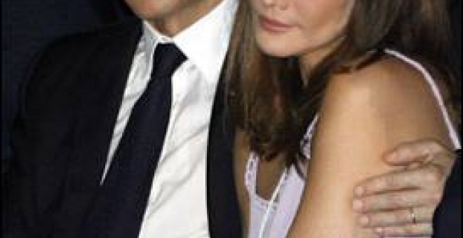 Sarkozy reaviva su romance con Bruni frente a las cámaras