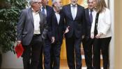 Rajoy desafía a sus críticos e insiste en que "la crisis es historia aunque no sus secuelas"