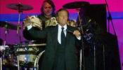 Julio Iglesias aplaza un concierto en Chile para estar con su familia