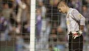 Víctor Valdés admite que el Barça "tiene un problema" con su fútbol