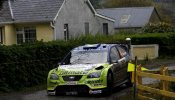 Hirvonen lidera la lucha entre Gronholm, segundo, y Loeb, tercero