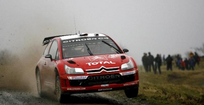 Loeb, tercero en Gales, campeón