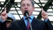 Uribe anuncia una "zona de encuentro" con las FARC y recompensas a los que liberen rehenes