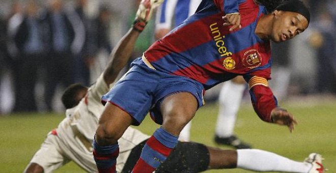 Scolari deja entrever que Ronaldinho debería dejar el Barcelona