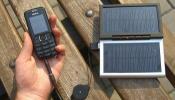 La energía solar carga el móvil