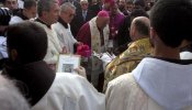 El Patriarca latino de Jerusalén entra en Belén antes de la Misa del Gallo en medio de vítores y rezos
