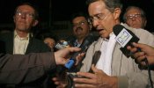Uribe restablece a España, Francia y Suiza como facilitadores ante las FARC