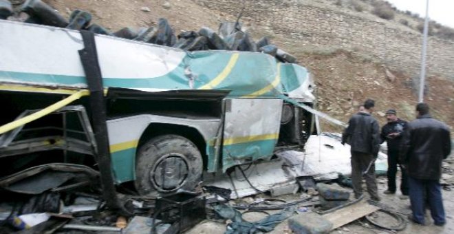 Al menos 20 muertos y 16 heridos en un accidente de tráfico en Jordania