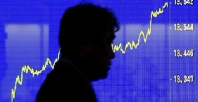 La bolsa de Tokio se deja casi un 4%