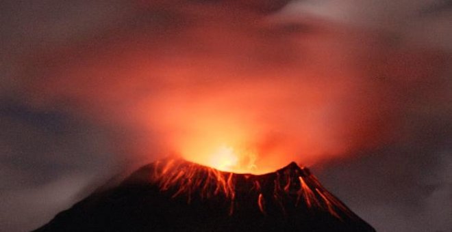 El director del Instituto Geofísico confirma una erupción en curso en el Tungurahua