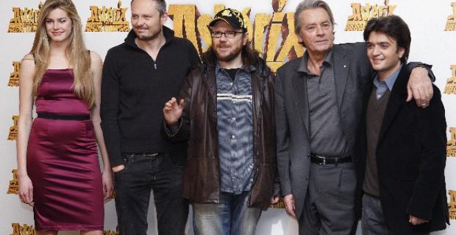 Alain Delon asegura que le gustaría trabajar con Almodóvar o Spielberg antes de "partir"