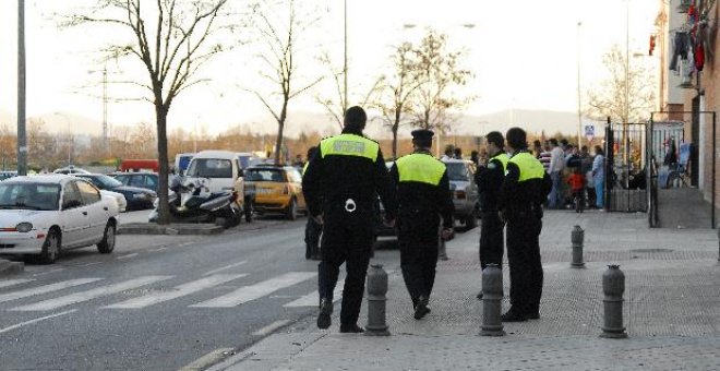 Estable el policía local herido por arma de fuego en Granada