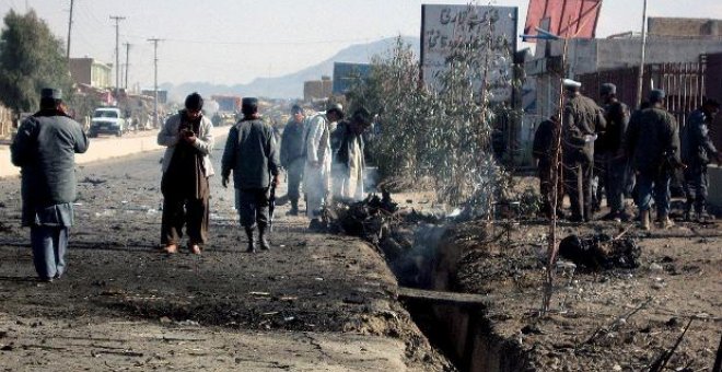 Al menos cuatro policías afganos mueren en una emboscada talibán en el oeste del país