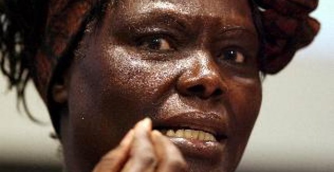 La Premio Nobel de la Paz Wangari Maathai recibe una amenaza de muerte