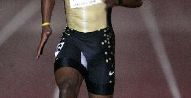 Asafa Powell debutó con victoria en los 100 metros en 10.04 segundos