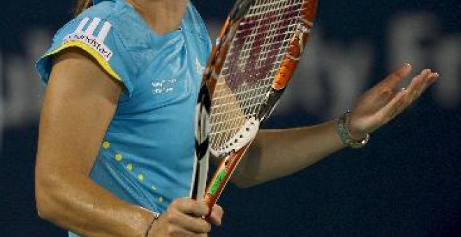 Schiavone tumba a Henin, que sufre su segunda derrota del año