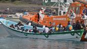 Una patrullera rescata a 28 inmigrantes subsaharianos en Dajla, al sur del Sahara