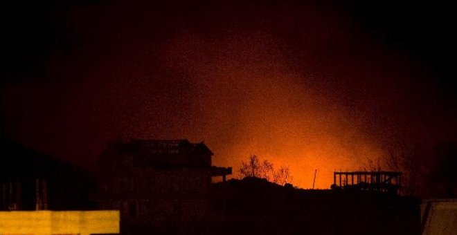 Siete muertos y 10 desaparecidos en las explosiones de munición militar en Albania