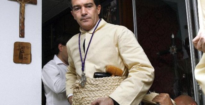 Banderas vive con sabor "agridulce" la primera Semana Santa malagueña sin su padre