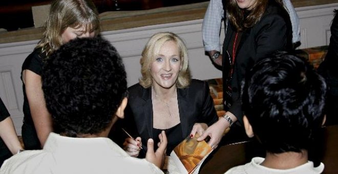 J.K. Rowling protegerá sus derechos de autor frente a una editorial de EEUU