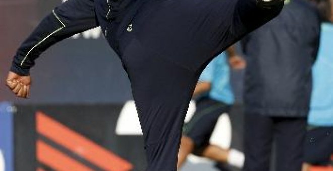 Rijkaard mantiene la misma convocatoria que el partido ante el Schalke 04