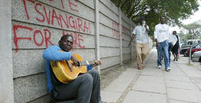 Zimbabue acudirá a la cumbre regional, pero rechaza las interferencias