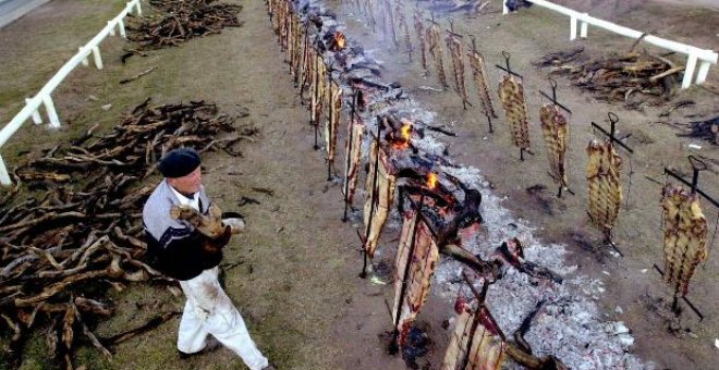 Asarán 12.000 kilos de carne en Uruguay para entrar en el Libro Guinnes