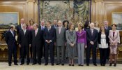 Los diecisiete ministros del nuevo Gobierno prometen sus cargos ante el Rey