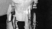 A subasta un collar de perlas que perteneció a la cantante egipcia Um Kulthum