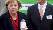 Merkel inaugura la primera refinería comercial de biogasolina del mundo