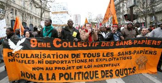 Francia deniega una regularización masiva de 'sin papeles' con contrato